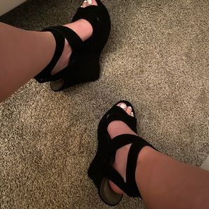 Guess authentic heel wedges